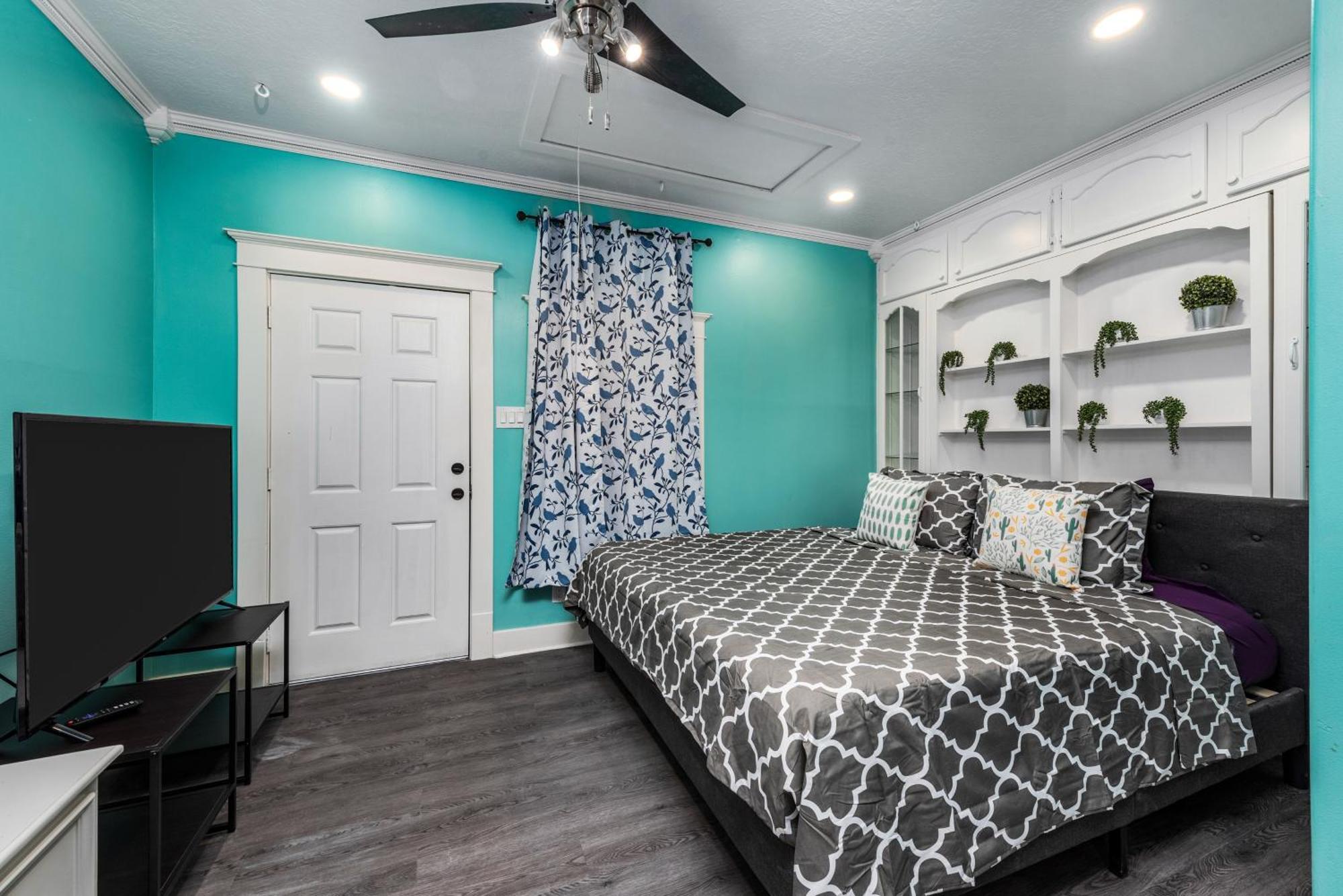 Comfy With King Bed & Full Kitchen - Near Attractions Apartment Houston